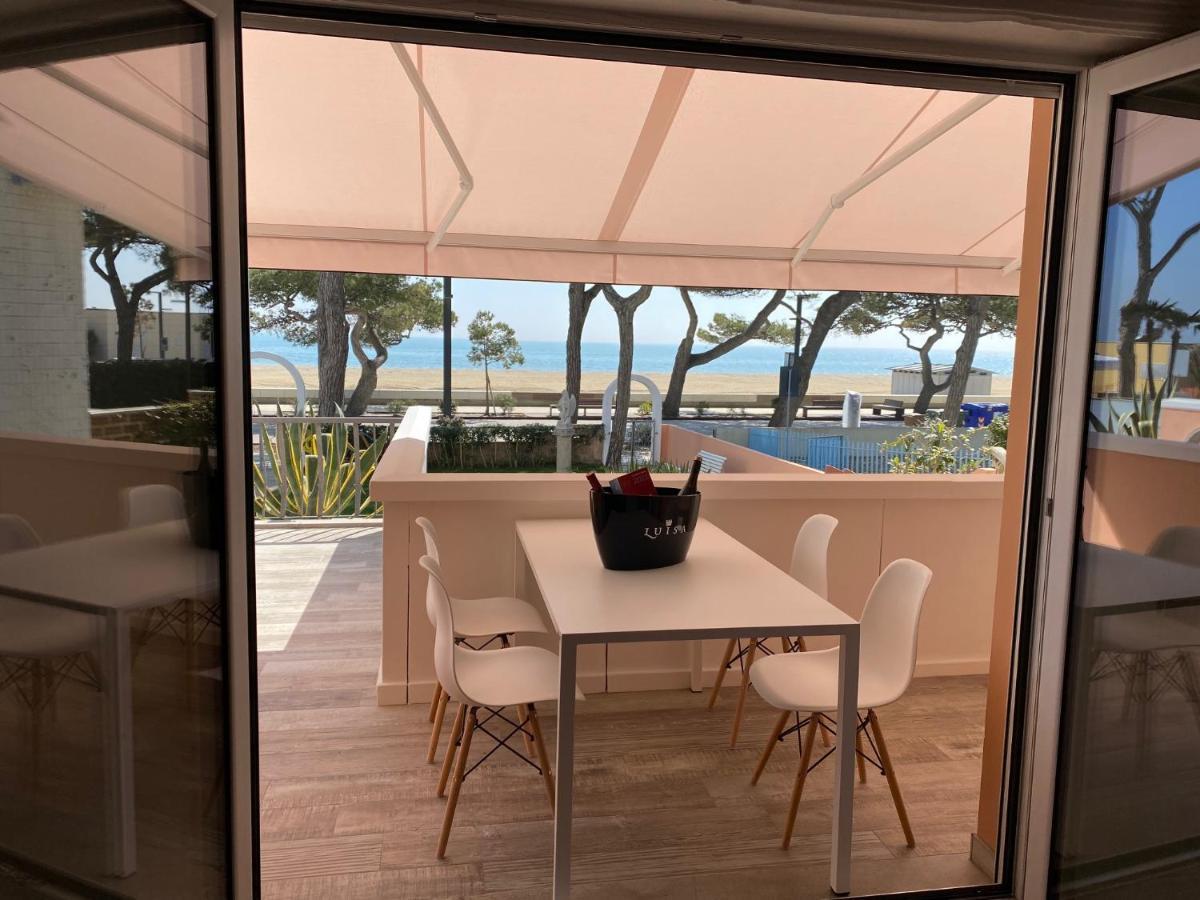 Appartamento Fronte Mare Villa Lory Lignano Sabbiadoro Exteriér fotografie